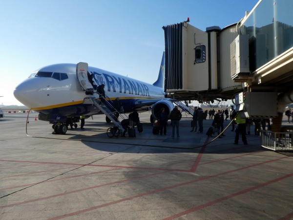 Disembarking from Ryanair Boeing 737-800 EI-DAF operating flight FR2982 from BRU