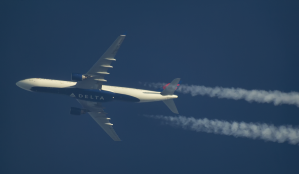 DELTA AIRLINES AIRBUS A330 N812NW ROUTING PARIS CDG--ATLANTA  ATL ASDL83   32,000FT.