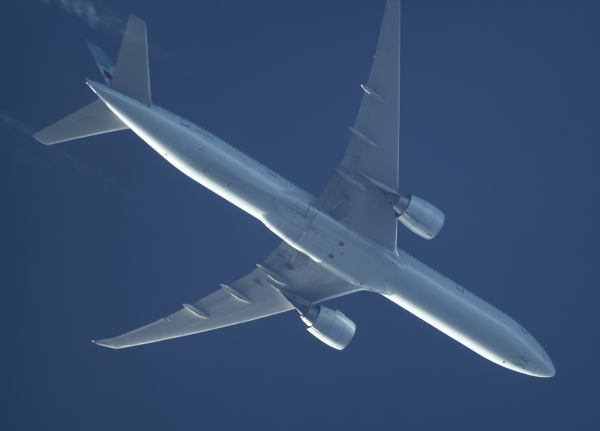 AIR CANADA BOEING 777 C-FKAU ROUTING CDG--YUL AS AC871,32,000FT.