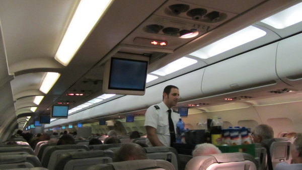 Service on board of A321 AZ164 FCO-BRU