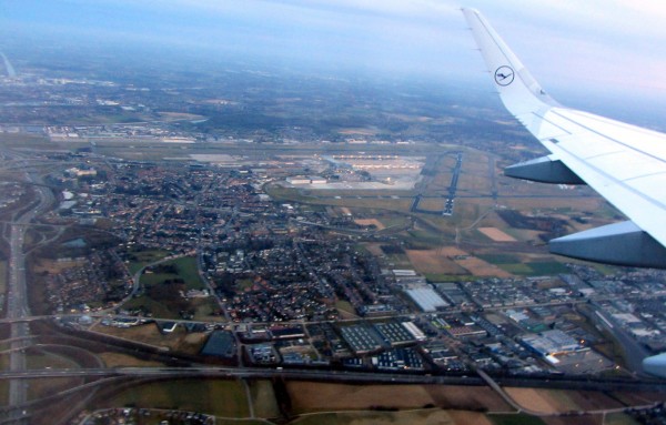 Good view of BRU and RWY 01