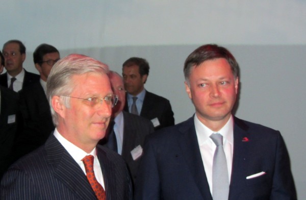 H. M. King Philip is welcomed by Brussels Airport CEO Arnaud Feist