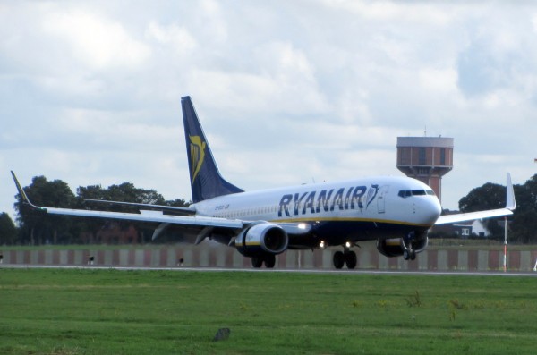 Ryanair Boeing 737-800 EI-DCO flight FR1454 from DUB