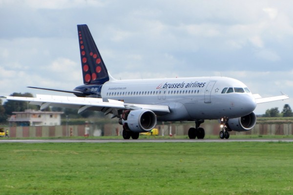 Brussels Airlines Airbus A319 OO-SSI flight SN2174 from MAN
