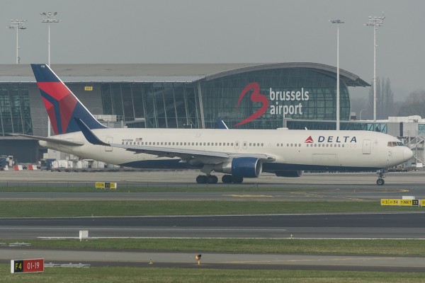 Delta B763 N178DN.jpg