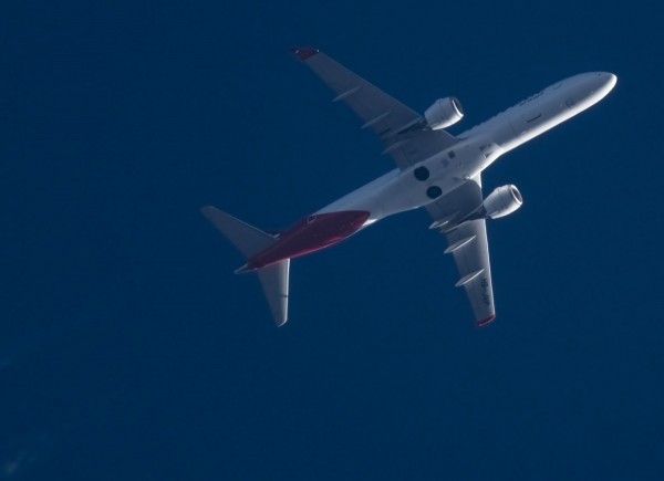 Helvetic Airlines ERJ190 (HB-JVP) flying at 32,000 ft from FLR to ZRH