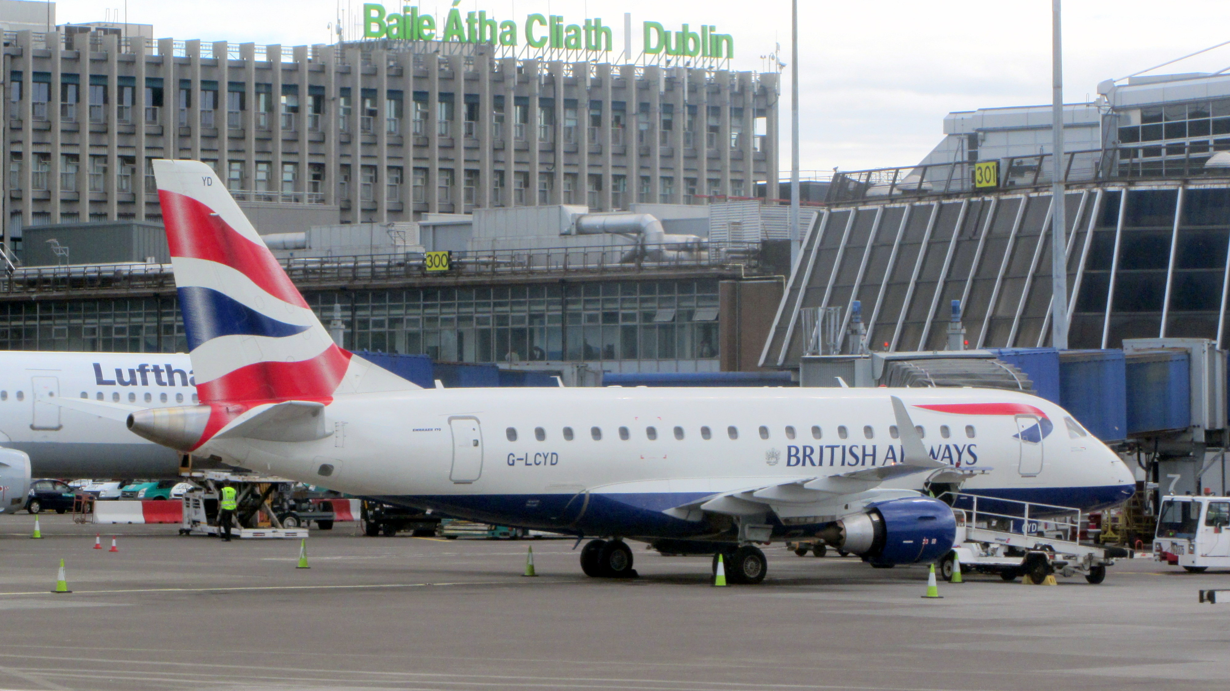 While waiting for a gate to become available, a BA CityFlier E170 ready to depart to London City