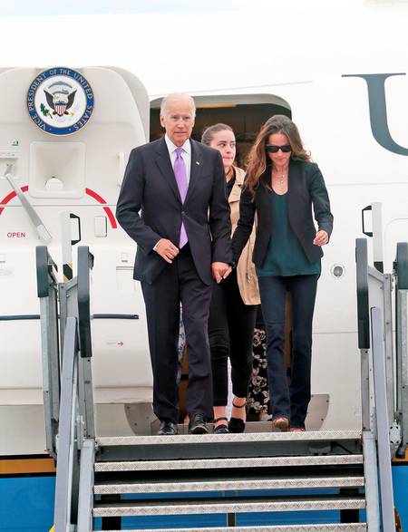 Here they were disembarking from Air Force Two (Picture from The Irish Independent)