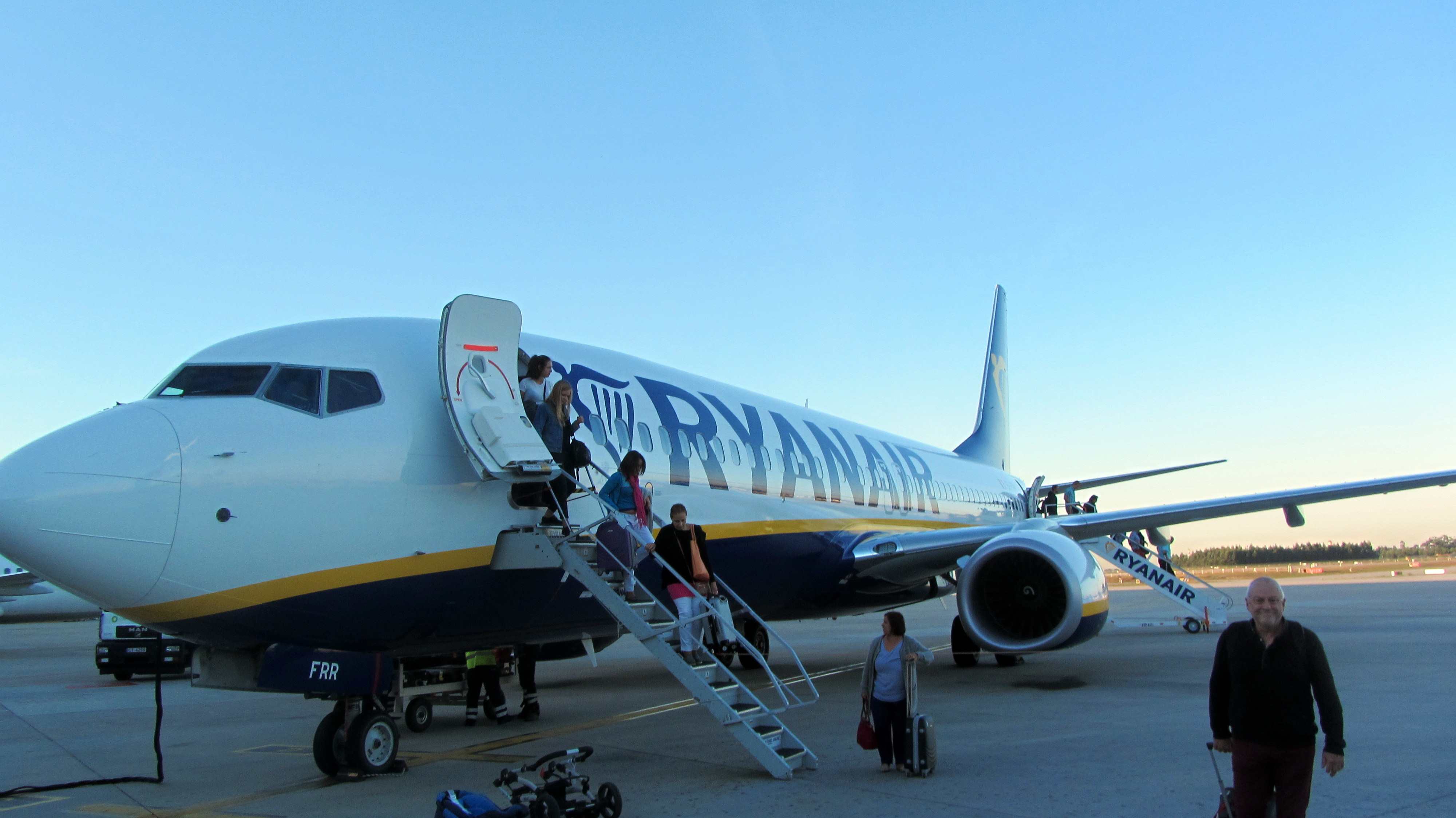 The aircraft at its stand in Porto