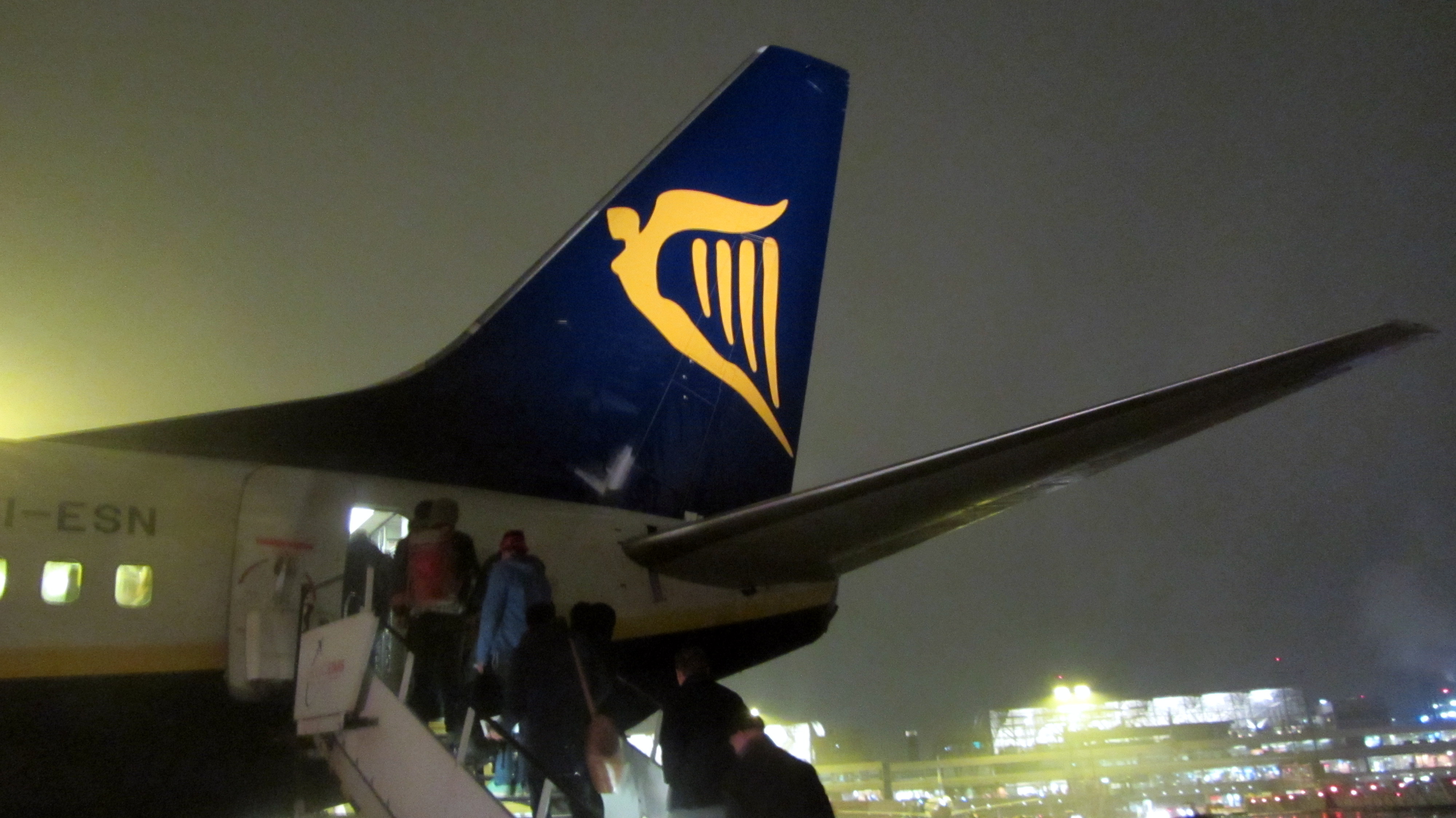 Boarding in the dark into the very same plane, Boeing 737-800 reg. EI-ESN