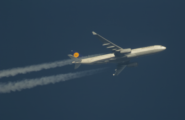 LUFTHANSA A330 D-AIKP ROUTING JFK-FRA AS  LH405                 35.000FT.