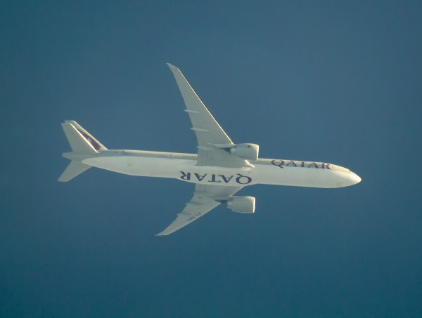 QATAR AIRWAYS BOEING 777 A7-BAY ROUTING YUL-DOH AS QTR764--33,000FT.