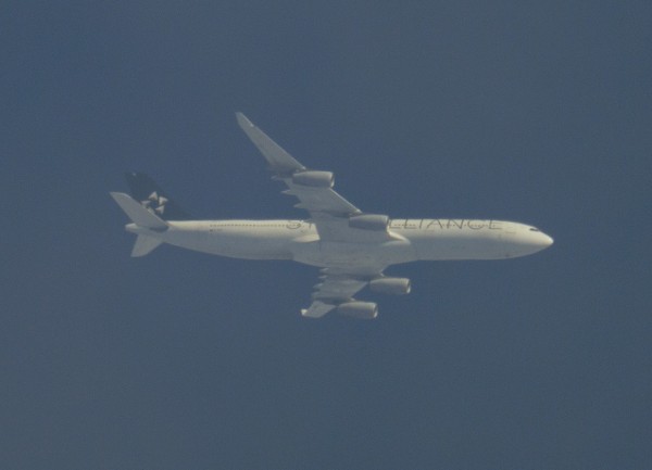 LUFTHANSA AIRBUS A340 D-AIFE STAR ALLIANCE LIVERY ROUTING EAST AS LH483 TPA-FRA 37,000ft.IN THE HAZE.