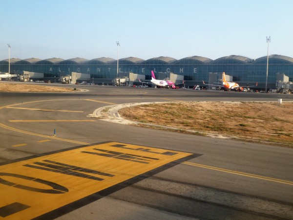 Taxiing to the gate at Alicante