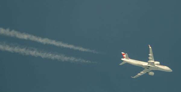 SWISS AIRBUS A220 HB-JCM ROUTING NORTH AS LX410 GENEVA-DUBLIN,,38.000FT.