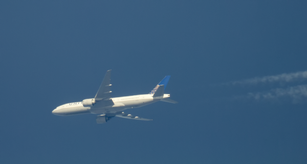 UNITED BOEING 777 N77012 ROUTING WEST AS UA998  BRUSSELS-NEW YORK{EWR} 34,000FT.