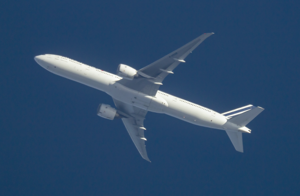 AIR FRANCE BOEING 777 F-GSQB ROUTING CDG-SAN FRANCISCO AS AF84   30,000FT.
