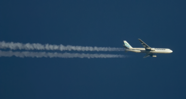 EUROATLANTIC AIRWAYS BOEING 767 CS-TKR ROUTING JFK-BUDAPEST AS LOT34    36,000FT,,,,,,long way off.