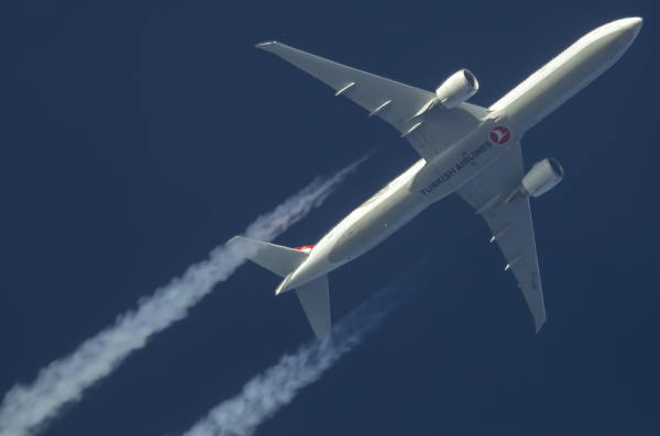 TURKISH AIRLINES BOEING 777 TC-JJU ROUTING JFK-IST AS TK12  35,000FT.