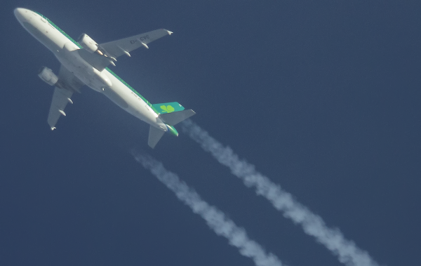 AER LINGUS AIRBUS A320  EI-CVC ROUTING GENEVA--DUBLIN AS EI681  36,000FT.