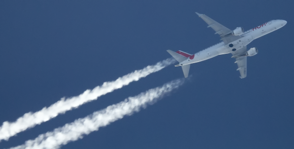 HOP AIR FRANCE EMBRAER ERJ-190 F-HBLE ROUTING PARIS CDG--DUBLIN AS AF1716  36,000FT.