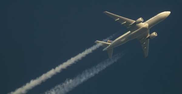 UNITED BOEING 777 N221UA ROUTING CHICAGO-FRANKFURT AS UA907   38,000FT.