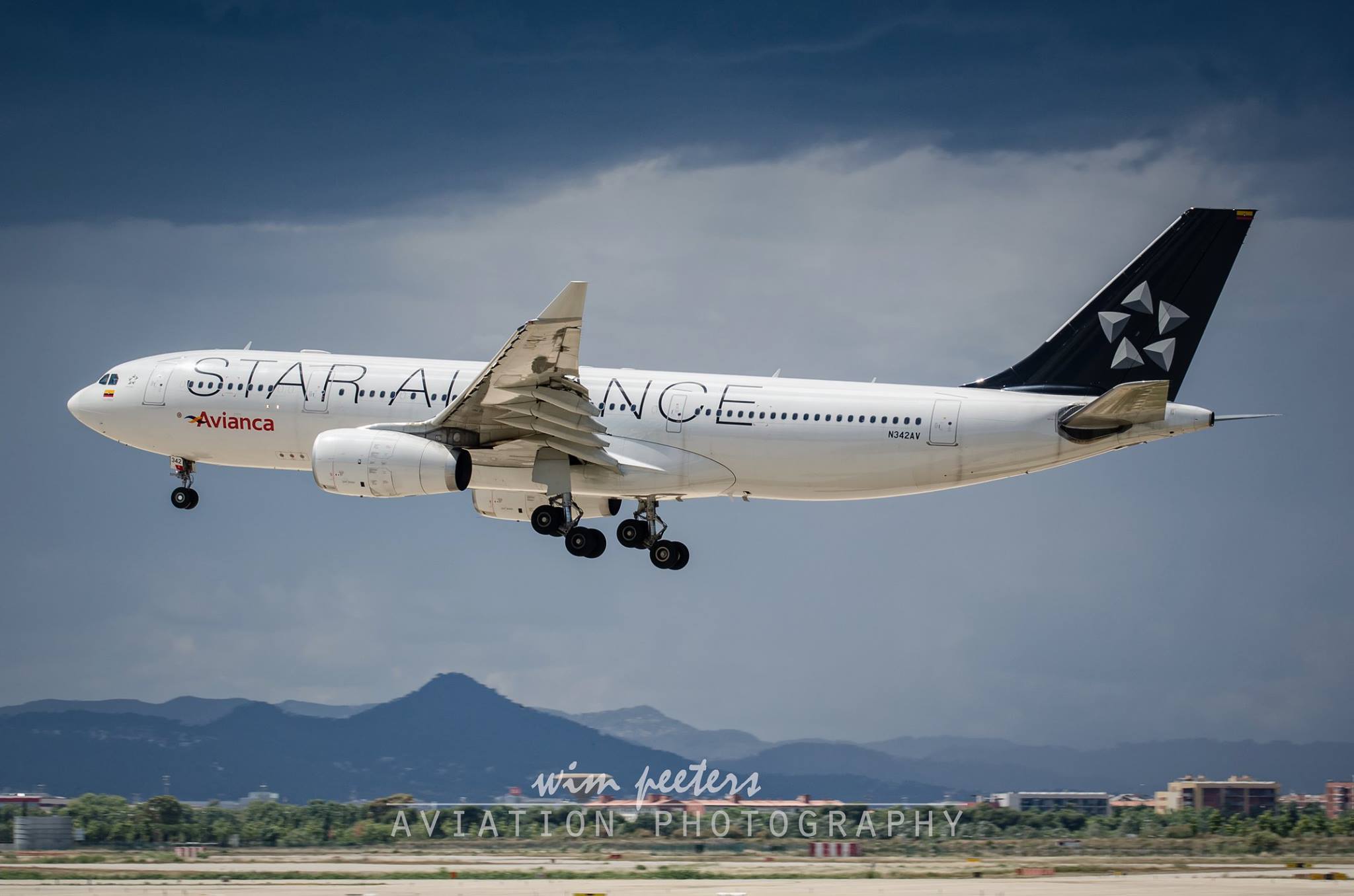 Star Alliance celebrates 25th anniversary as the world’s first and leading airline alliance and announces co-branded credit card Avianca Airbus A330 - Star Alliance - copyright Wim Peeters