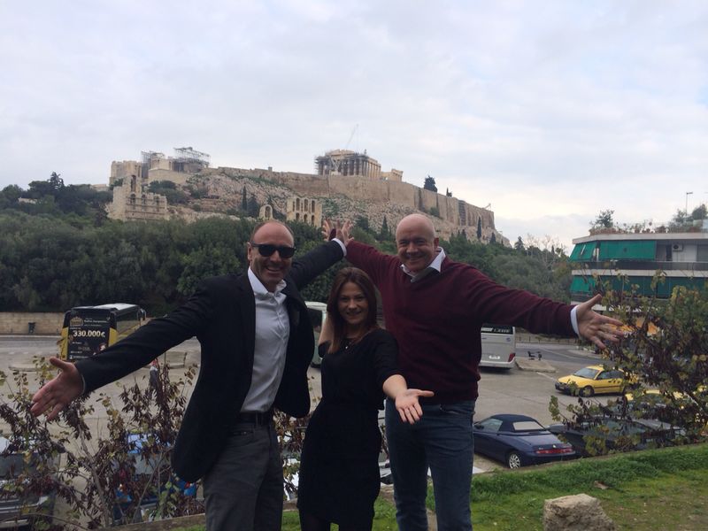 Ryanair announces 3 additional new Athens routes to Budapest, Bratislava and Santorini