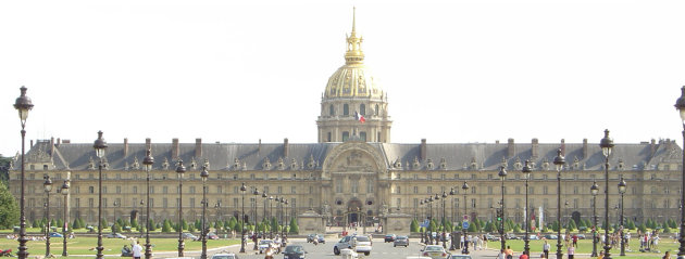 For stress-free holiday travel, Air France allows to drop off baggage at Paris Invalides city terminal