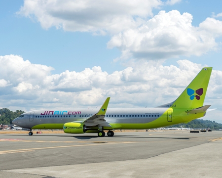 Boeing celebrates Jin Air’s first direct-delivered Next-Generation 737-800
