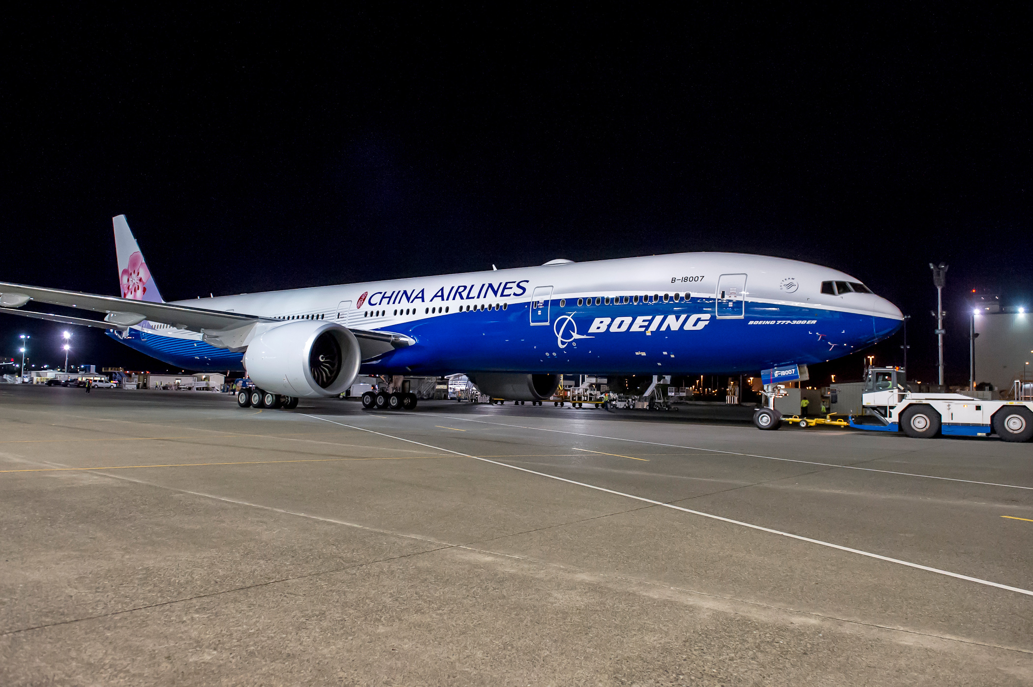 Boeing, China Airlines celebrate delivery of world’s first co-branded 777