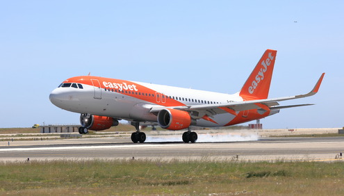 easyJet removes no less than 26 disruptive passengers, causing flight delay to Faro