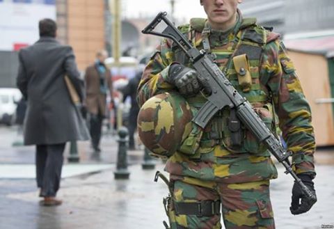 Last Wednesday 4 soldiers (and flight attendants) provided medical assistance to a person in distress at Brussels Airport