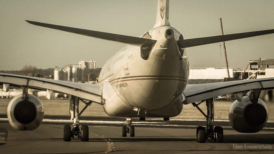 Etihad Airways offers pilots opportunities with Middle East competitor Emirates Airline