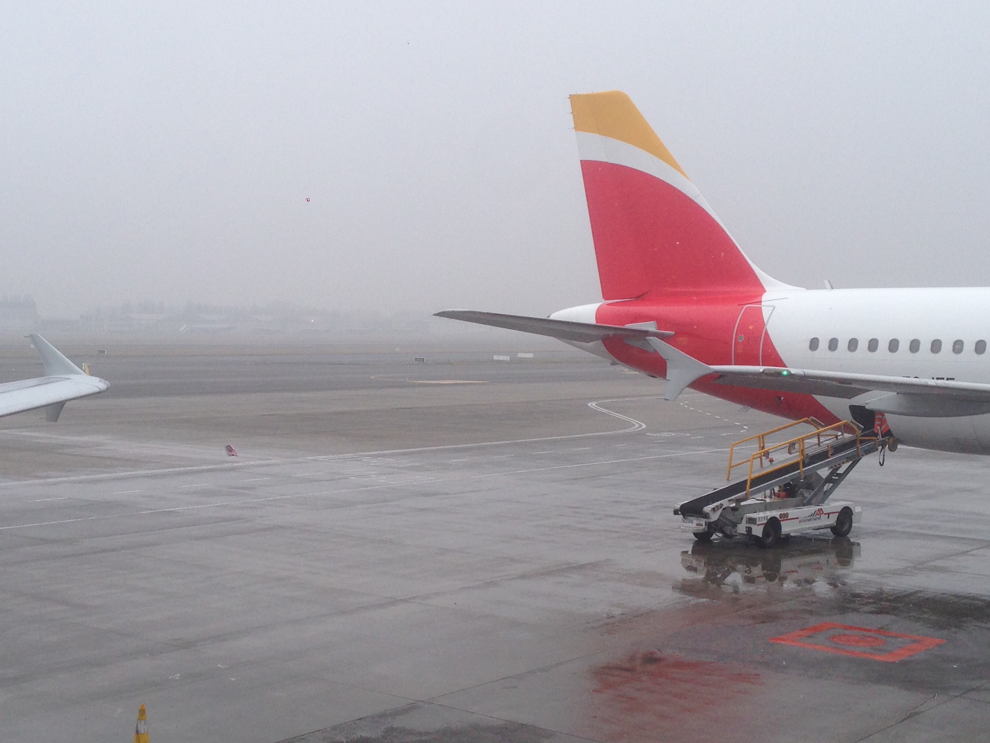 Saturday delay: Snow at Brussels Airport and French ATC restrictions