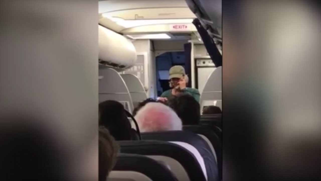 United Airlines captain shows up for flight in street clothes and starts ranting