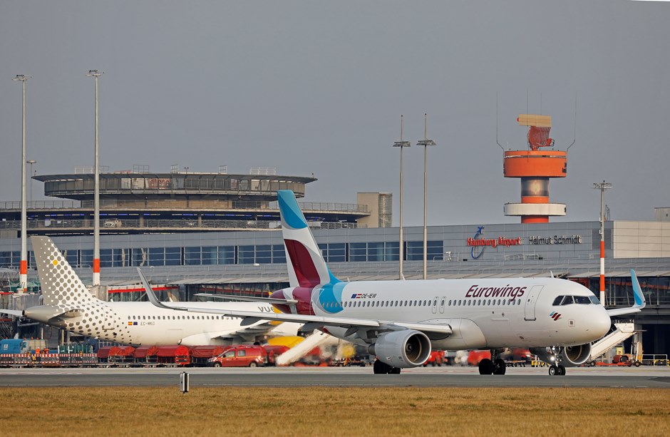 Lufthansa Group claims compensation from climate activists after blockade of several flights at German airports
