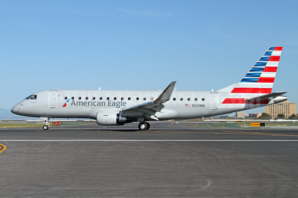 American Eagle Embraer ERJ-145LR slides off Chicago O’Hare runway