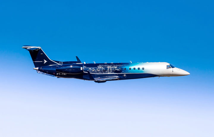 Embraer’s unique Legacy 650E paint scheme makes a splash at LABACE