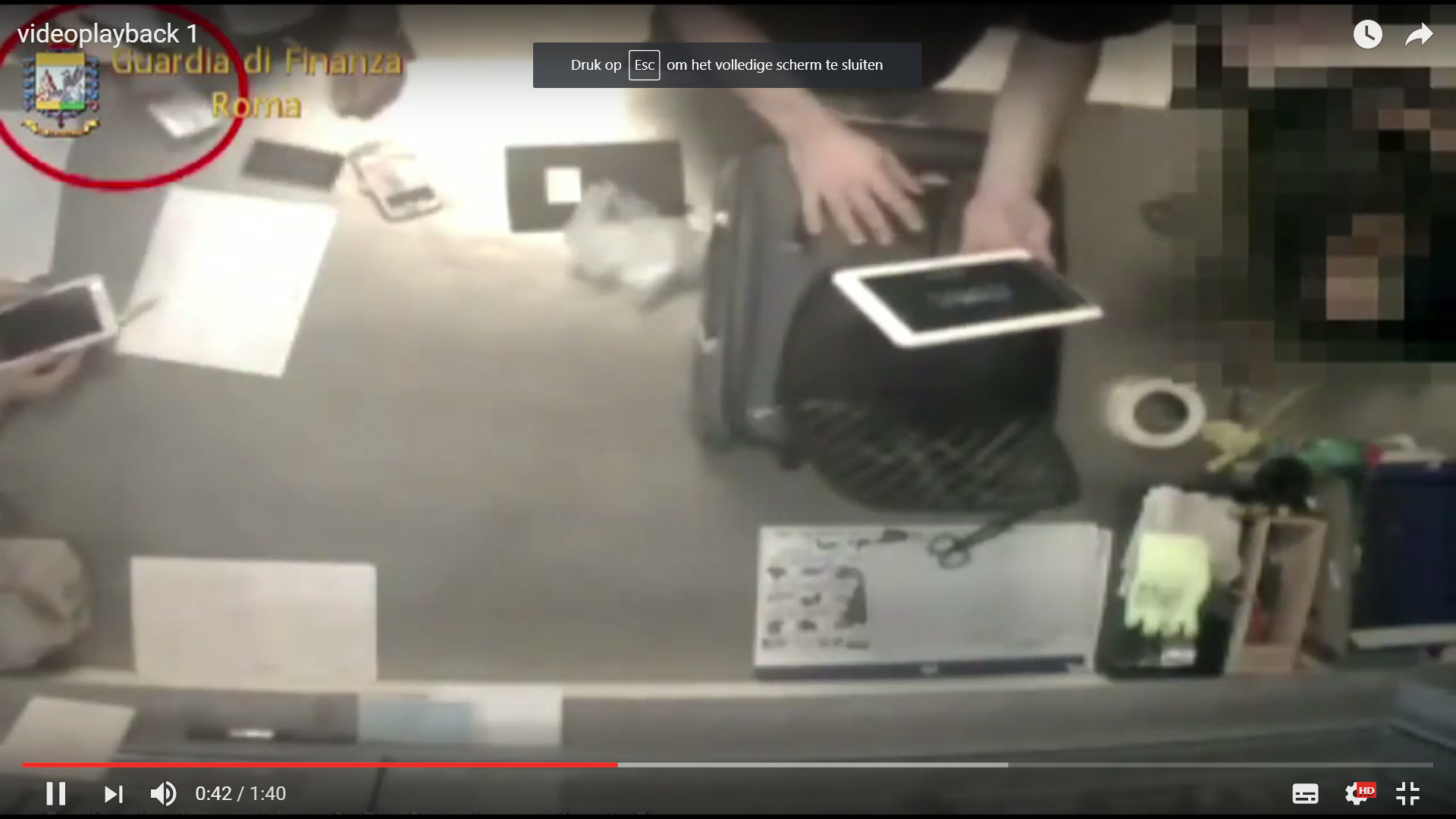Video: Rome Fiumicino baggage handlers caught stealing on camera
