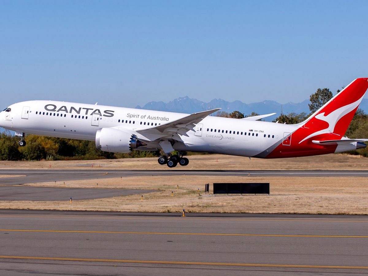 2017-09-28-Qantas-Boeing-787-