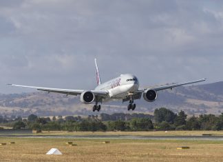 Qatar Airways touches down for the first time In Canberra