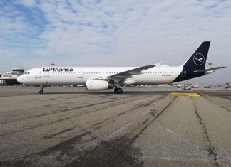 Lufthansa flight left without pilot for 10 minutes after first officer collapsed mid-flight