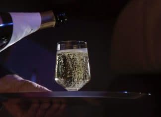 American Airlines stops serving champagne in business class