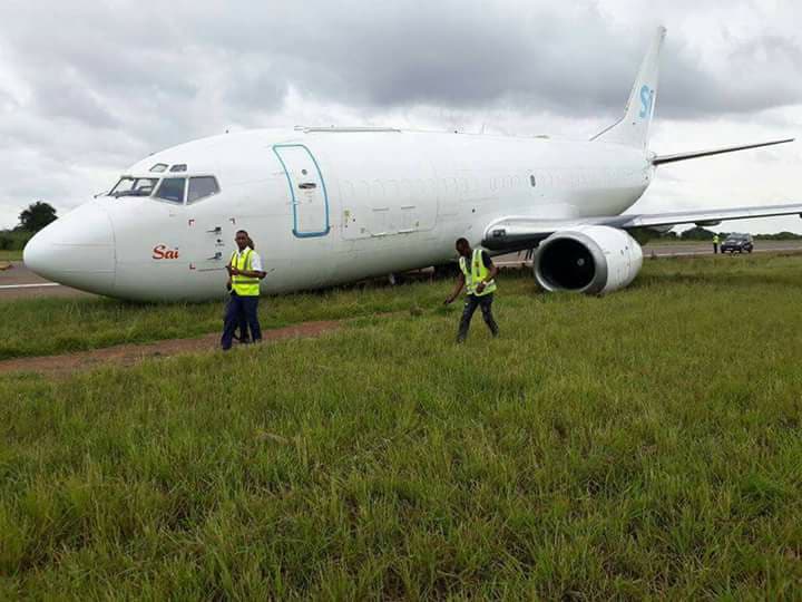 Serve Air Cargo (D R Congo) Boeing 737F makes runway excursion after ...
