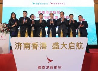 Cathay Dragon celebrates the launch of services to Jinan