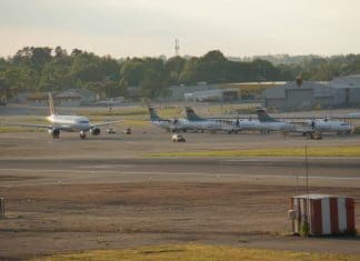 Climate activists at Stockholm Bromma: Private jets and hangar spray painted – at least 17 arrested