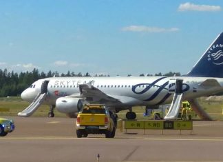 Emergency evacuation on a Czech Airlines A319 at Helsinki Airport; smoke in the cabin