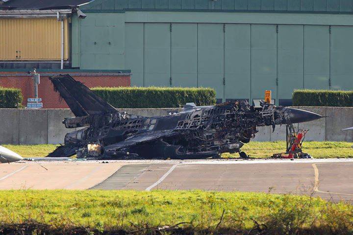 Belgian Air Force F-16 destroyed by fire during maintenance - Collateral damage on second F-16