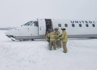 CommutAir/United Express Embraer ERJ-145 leaves runway at Presque Isle